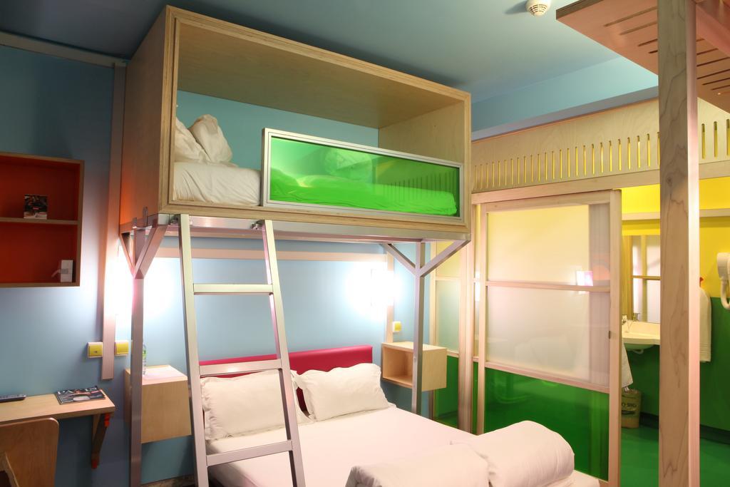 โฮเต็ล เอ็กซ์ควิซ บาย เอเลแกนเซีย Hotel ปารีส ภายนอก รูปภาพ
